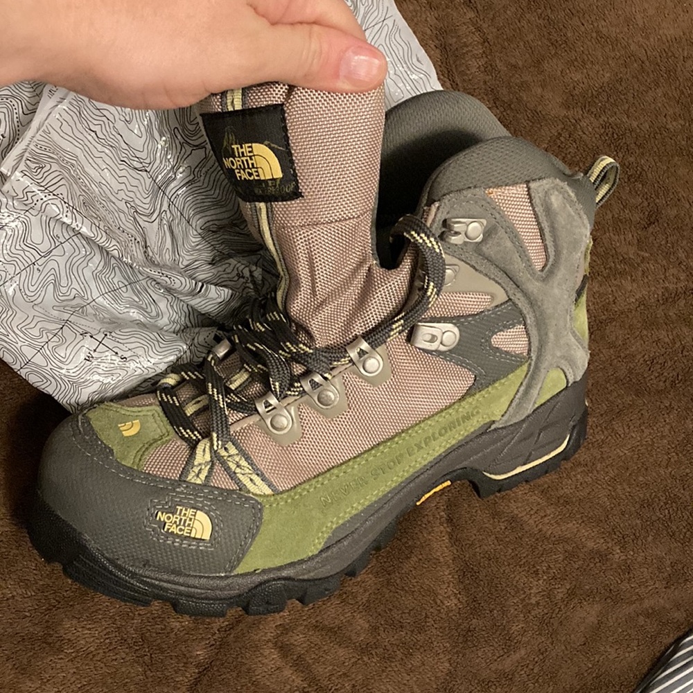 NWT North Face hiking boots - Picture 4 of 14